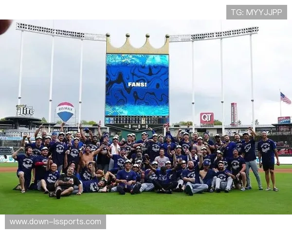 MLB联盟与球员协会磋商赛程调整拟延长季后赛休息时间以提升比赛品质